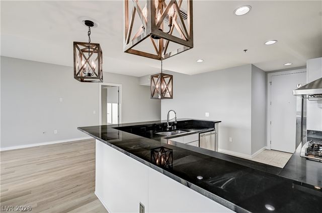 4575 Dean Martin Drive 406, Las Vegas, NV 89103