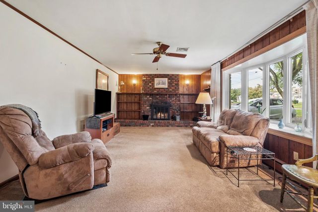 424 LONG AVE, Langhorne, PA 19047