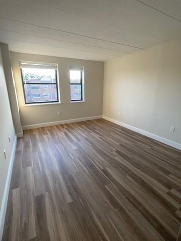 1933 Commonwealth Avenue 610, Boston, MA 02135