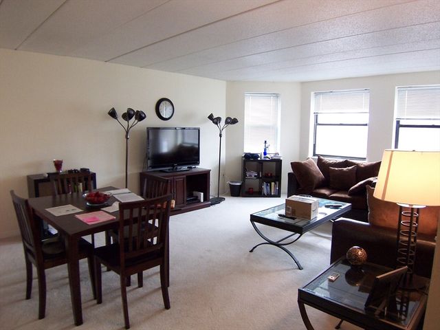 1933 Commonwealth Avenue 610, Boston, MA 02135