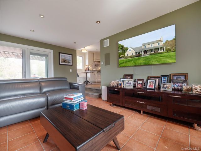 2120 Crown Land Lane, Cutchogue, NY 11935