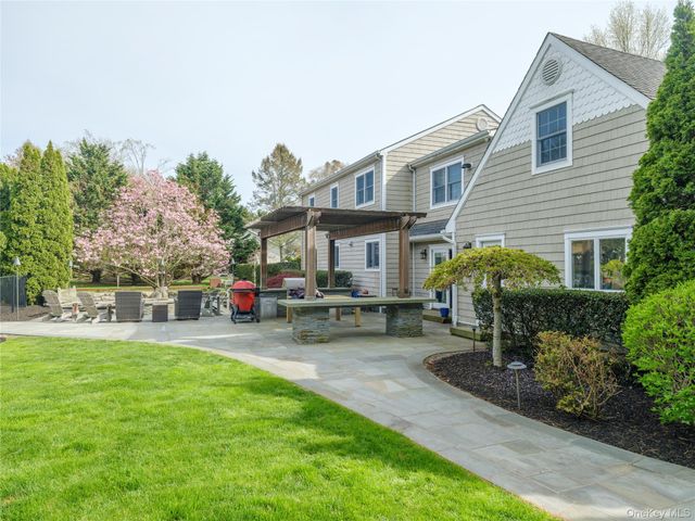 2120 Crown Land Lane, Cutchogue, NY 11935