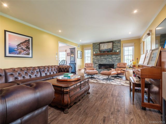 2120 Crown Land Lane, Cutchogue, NY 11935