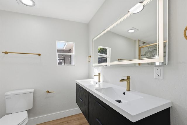 5550 5TH WAY S, St Petersburg, FL 33705