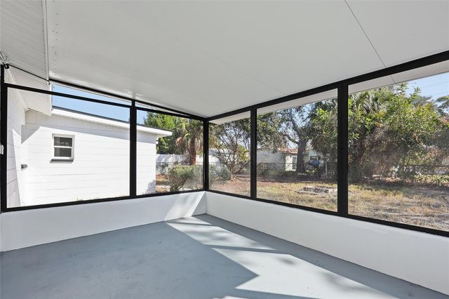 5550 5TH WAY S, St Petersburg, FL 33705