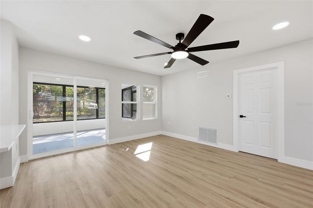 5550 5TH WAY S, St Petersburg, FL 33705