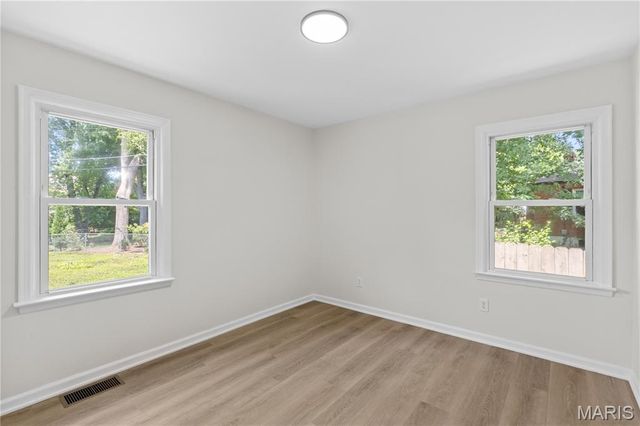 10509 Saint Henry Lane, St Ann, MO 63074