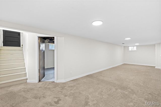 10509 Saint Henry Lane, St Ann, MO 63074