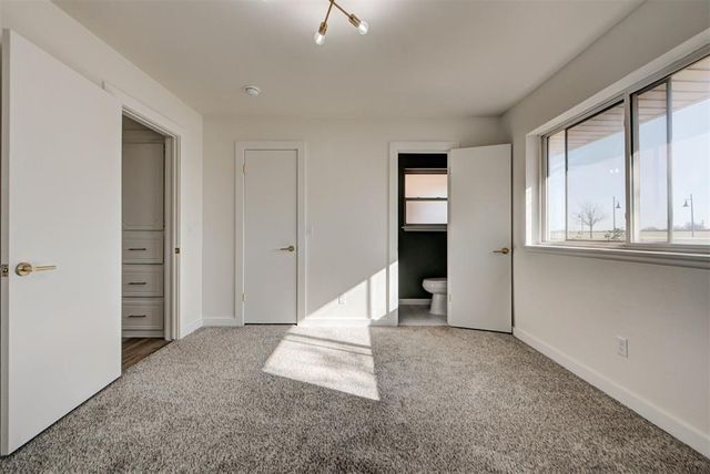 1605 S Broadway Avenue, Moore, OK 73160