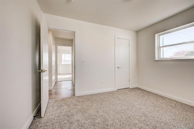 1605 S Broadway Avenue, Moore, OK 73160