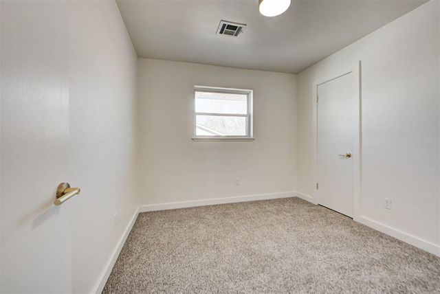 1605 S Broadway Avenue, Moore, OK 73160