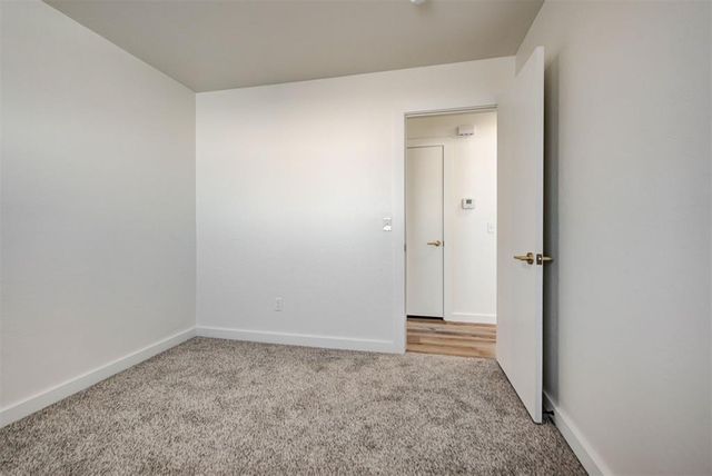 1605 S Broadway Avenue, Moore, OK 73160