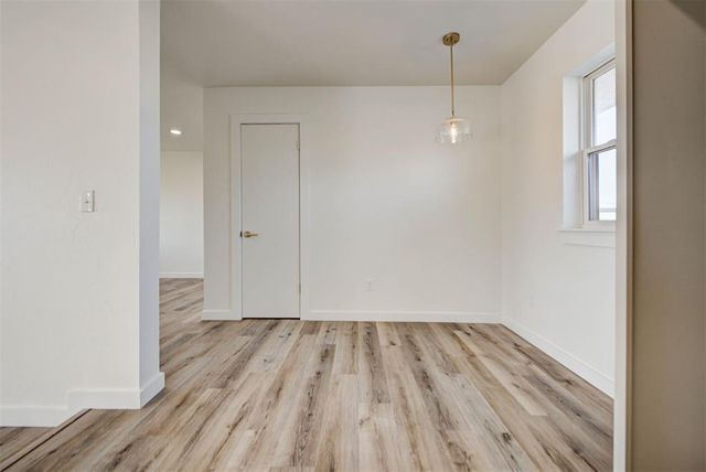 1605 S Broadway Avenue, Moore, OK 73160