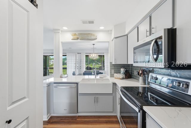 60 Carnoustie Rd Apt 982, Hilton Head Island, SC 29928