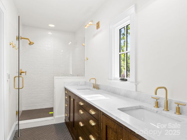 18 Normandy Road, Asheville, NC 28803