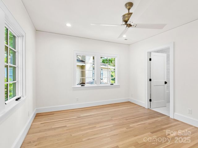 18 Normandy Road, Asheville, NC 28803