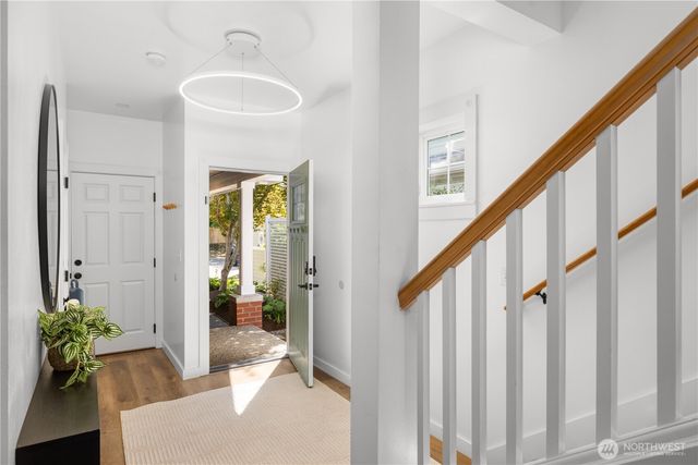 1827 Parade Grounds Avenue NE, Bainbridge Island, WA 98110