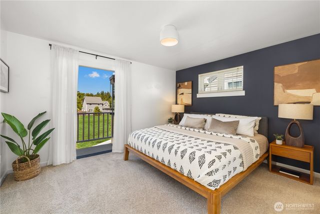 1827 Parade Grounds Avenue NE, Bainbridge Island, WA 98110