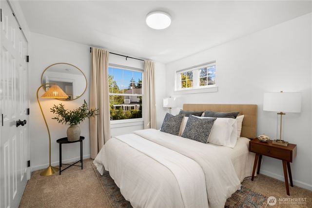 1827 Parade Grounds Avenue NE, Bainbridge Island, WA 98110