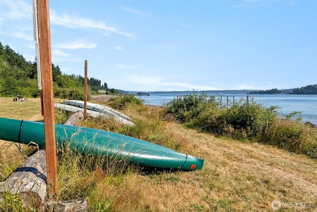 1827 Parade Grounds Avenue NE, Bainbridge Island, WA 98110