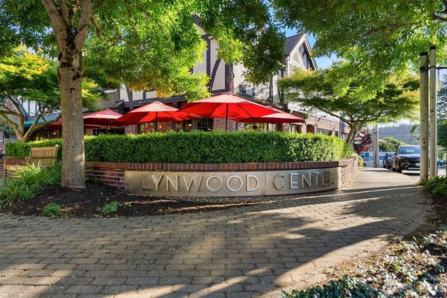 1827 Parade Grounds Avenue NE, Bainbridge Island, WA 98110