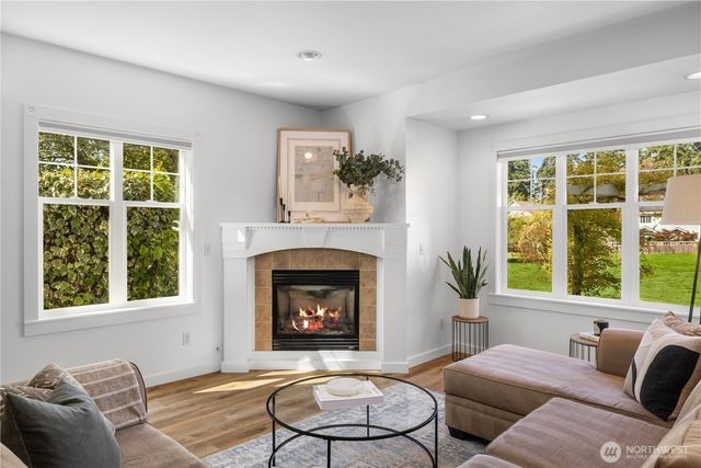 1827 Parade Grounds Avenue NE, Bainbridge Island, WA 98110