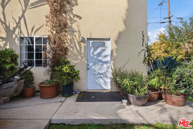 1331 12th Avenue, Los Angeles, CA 90019