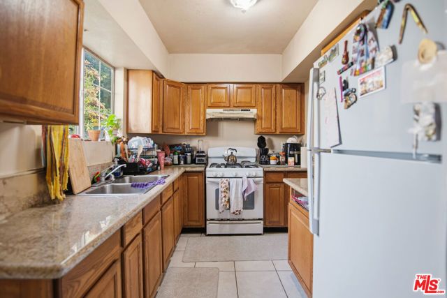 1331 12th Avenue, Los Angeles, CA 90019