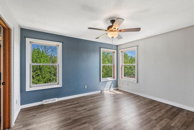 864 Mallinger DRIVE, Port Washington, WI 53074
