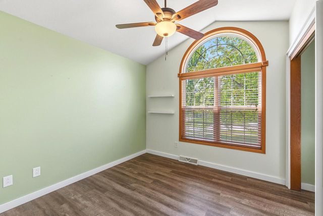864 Mallinger DRIVE, Port Washington, WI 53074