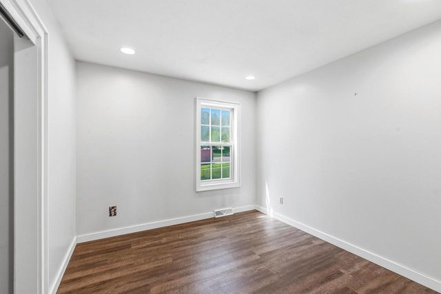 864 Mallinger DRIVE, Port Washington, WI 53074