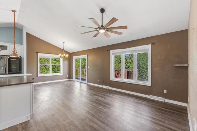 864 Mallinger DRIVE, Port Washington, WI 53074