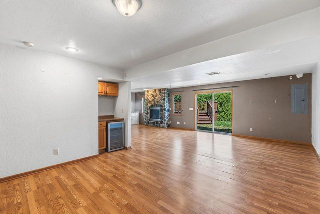 864 Mallinger DRIVE, Port Washington, WI 53074