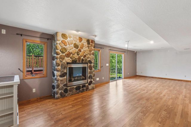 864 Mallinger DRIVE, Port Washington, WI 53074