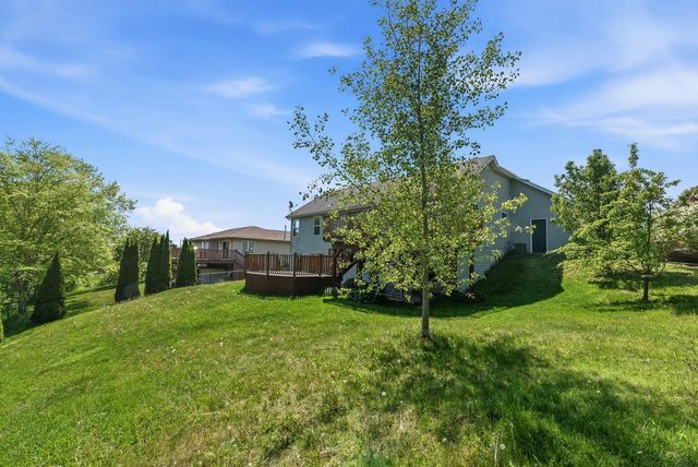 864 Mallinger DRIVE, Port Washington, WI 53074