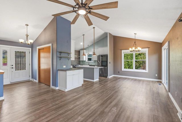 864 Mallinger DRIVE, Port Washington, WI 53074