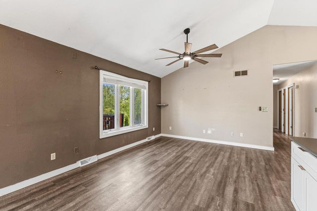 864 Mallinger DRIVE, Port Washington, WI 53074
