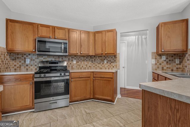 6032 Trotters Circle, Fairburn, GA 30213
