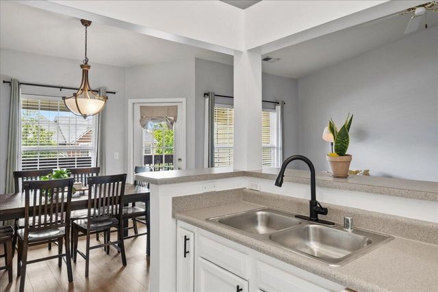 112 Parkside Drive, Florence, KY 41042