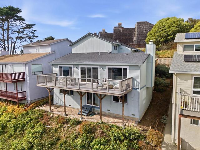 613 Farallon Avenue, Pacifica, CA 94044