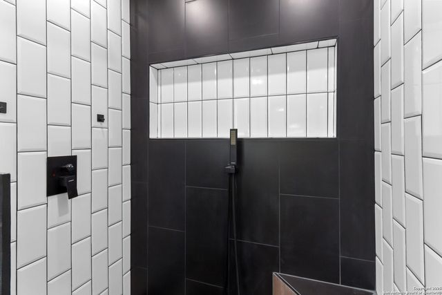 9346 Valley Hedge, San Antonio, TX 78250