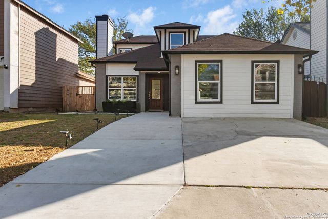 9346 Valley Hedge, San Antonio, TX 78250