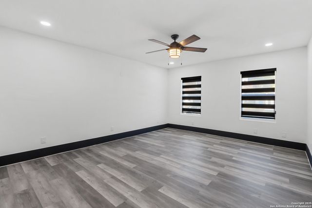 9346 Valley Hedge, San Antonio, TX 78250