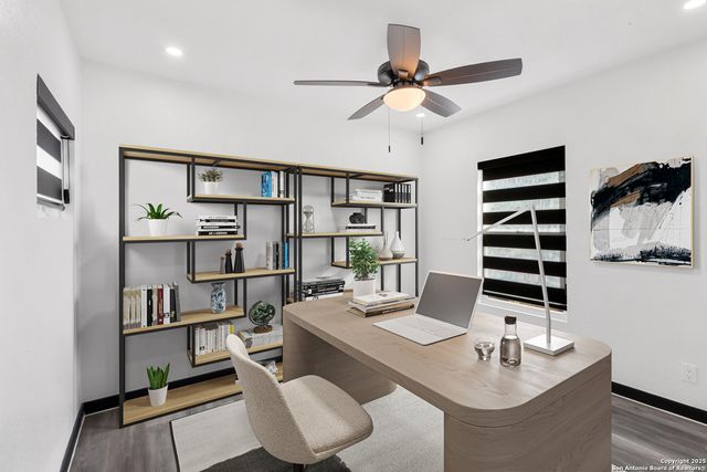 9346 Valley Hedge, San Antonio, TX 78250