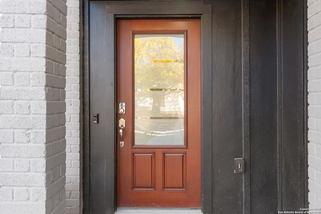 9346 Valley Hedge, San Antonio, TX 78250