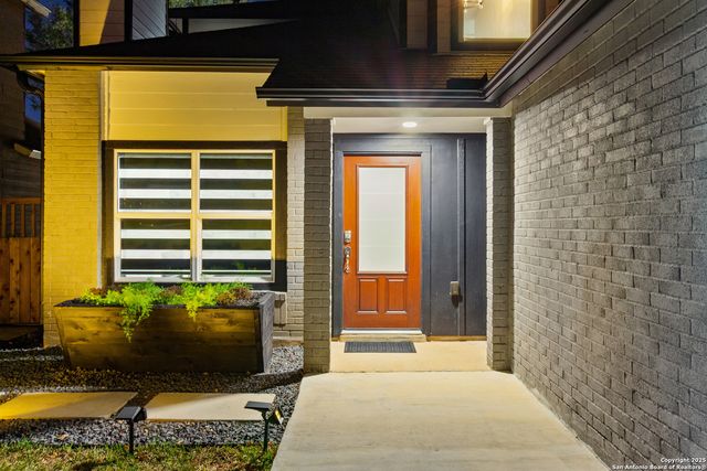 9346 Valley Hedge, San Antonio, TX 78250