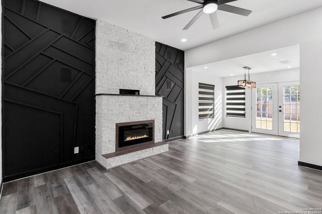 9346 Valley Hedge, San Antonio, TX 78250