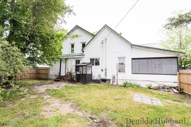 205 N Lincoln Avenue, Lakeview, MI 48850