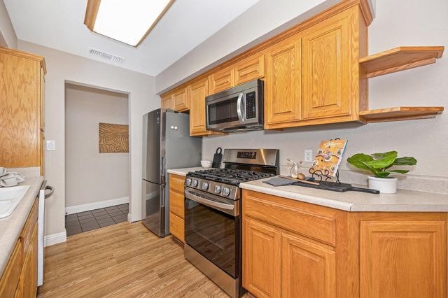 9368 Nevins Way, Orangevale, CA 95662