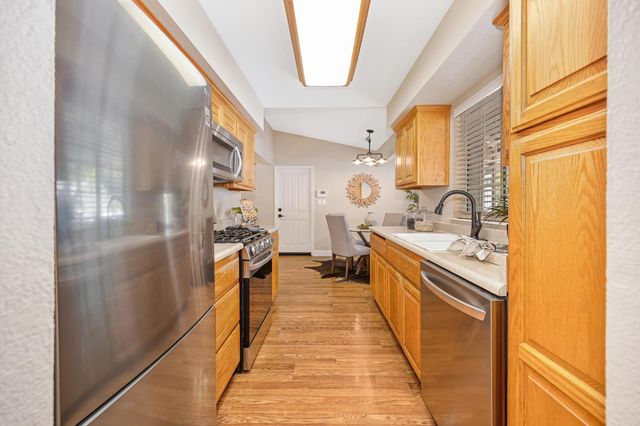 9368 Nevins Way, Orangevale, CA 95662